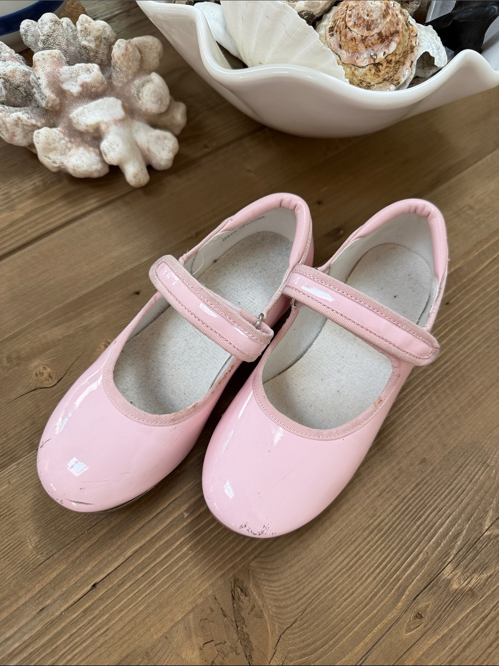 Girls SZ13C pink patent tap shoes